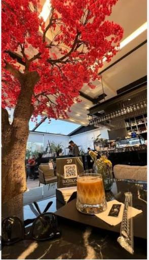 عکس کافه رستوران بالکنی