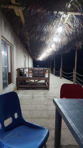 عکس سفره خانه و بومگردی جزیره