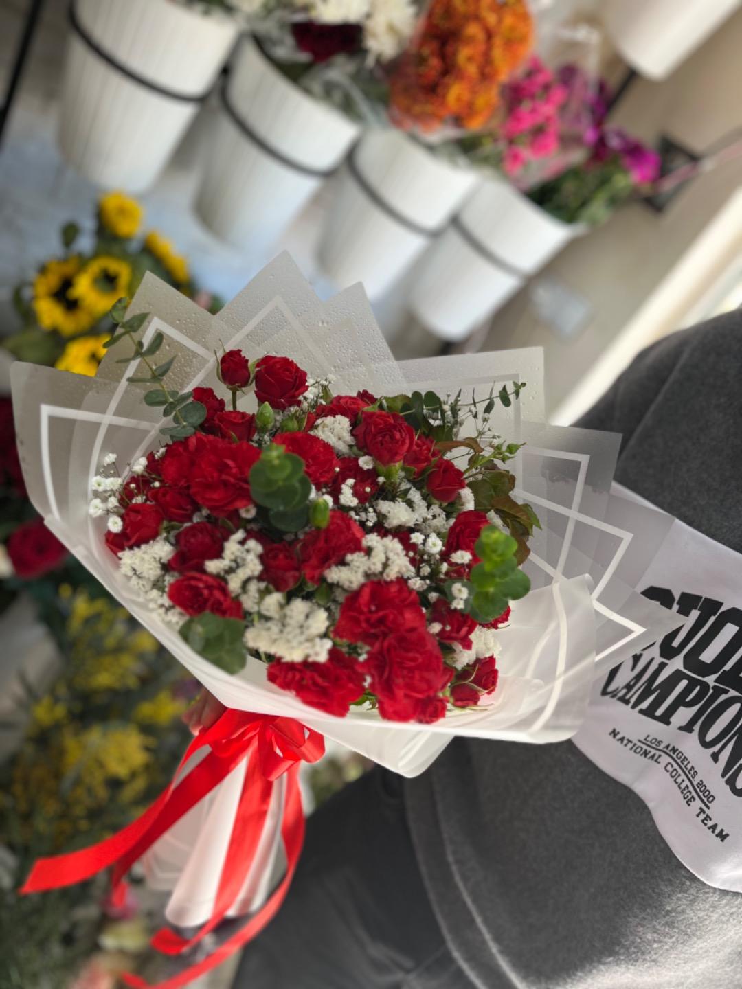 عکس دخترک گلفروش