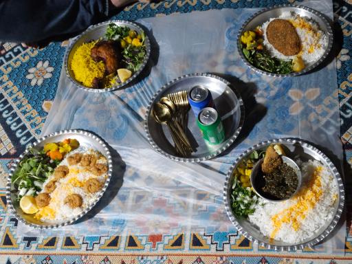 عکس سفره خانه و بومگردی جزیره