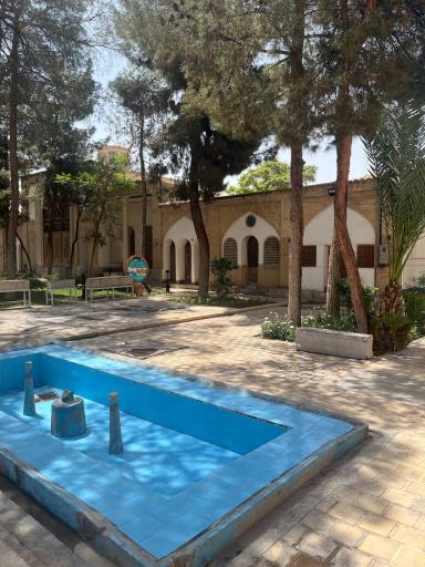 عکس آرامستان تخت فولاد