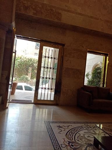 عکس عمارت فرازین 