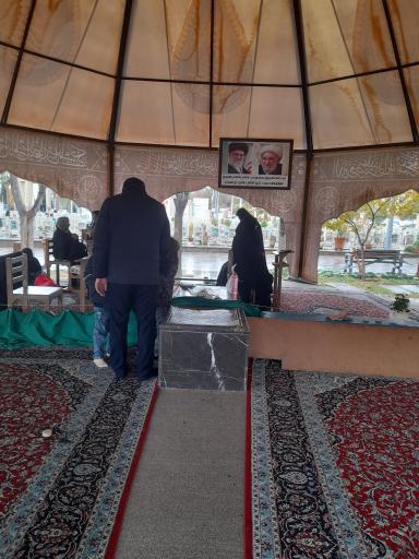 عکس آرامستان تخت فولاد