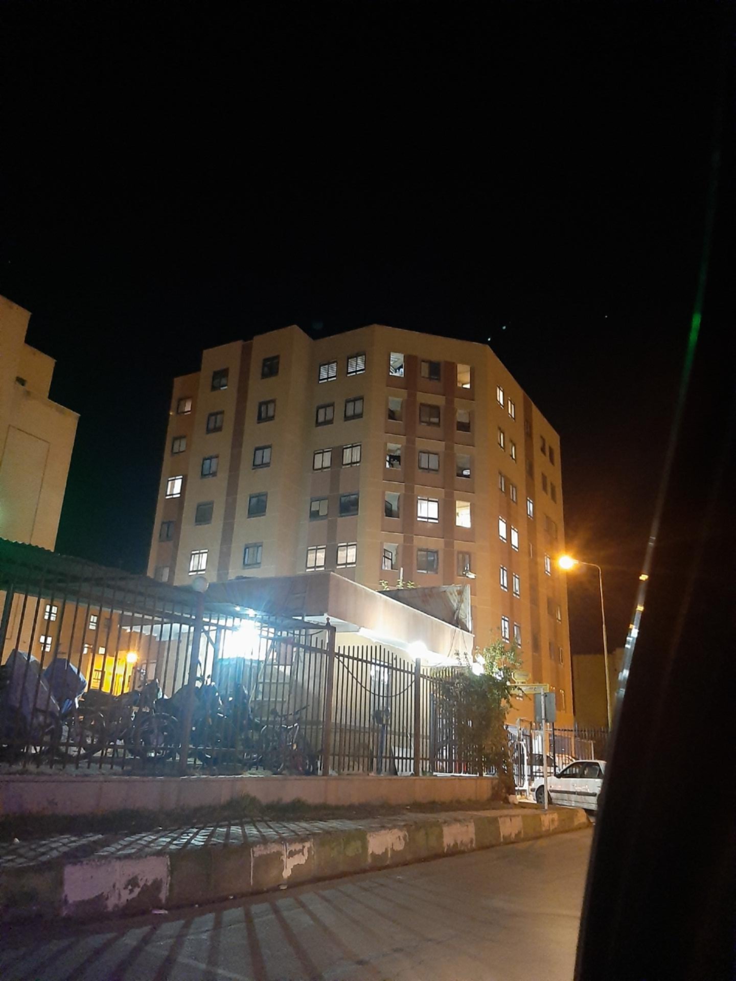 عکس مجتمع مسکونی بهاران یاس