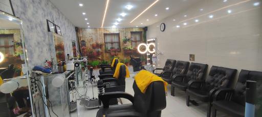 عکس پیرایش قیچی طلا