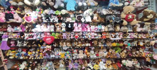 عکس اسباب بازی فروشی