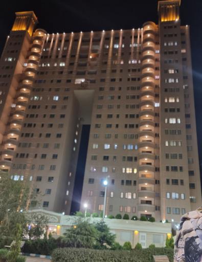 عکس برج‌های دوقلوی یاقوت