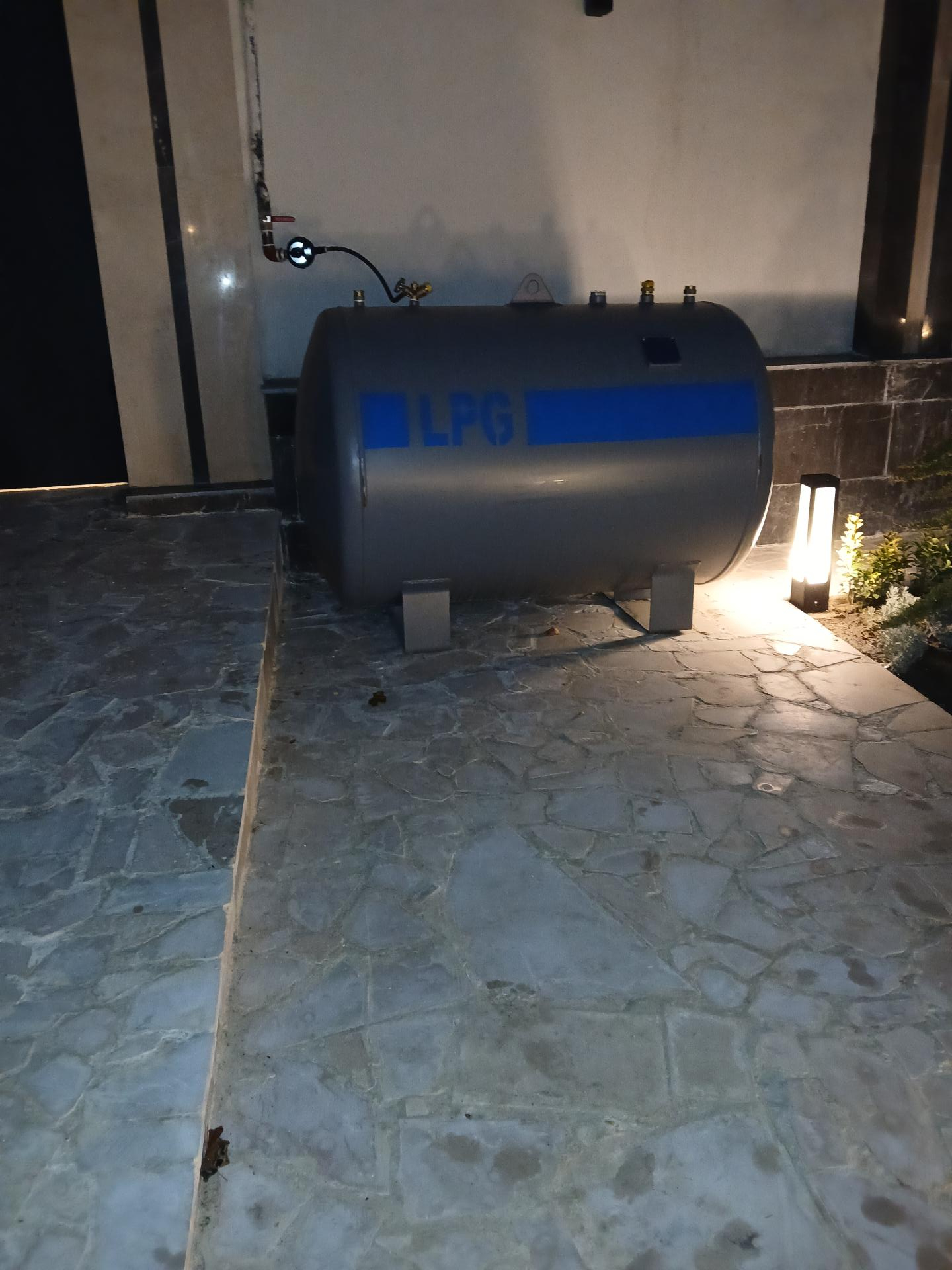 عکس مخزن گاز مایع منبع گاز تانکر گازرسانی