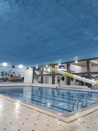 عکس استخر مادر