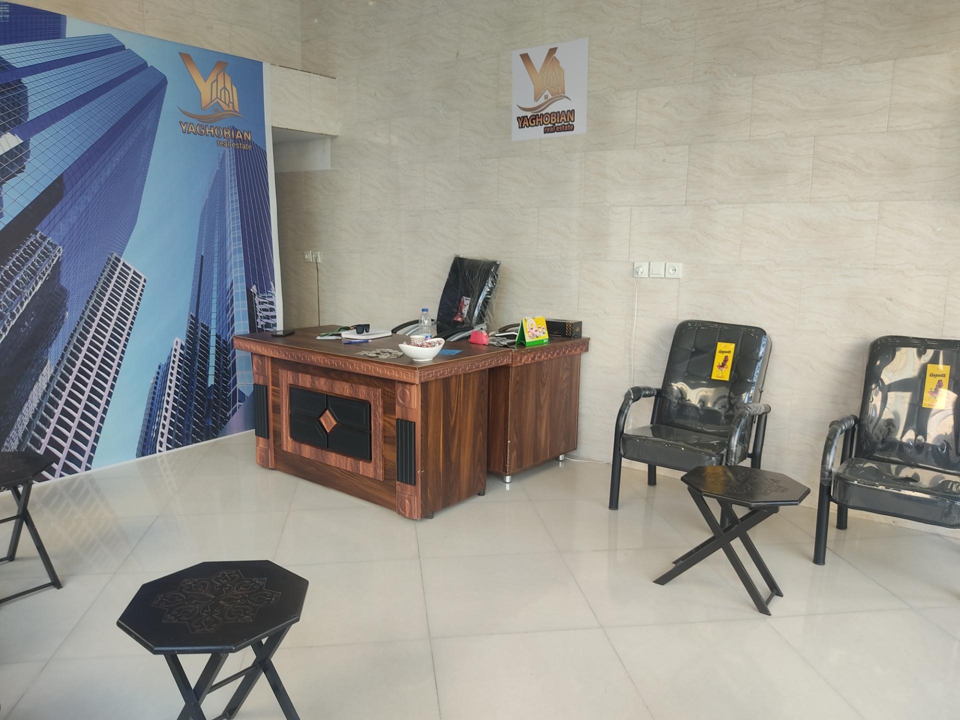 عکس دفتر‌ ساختمانی‌ یعقوبیان