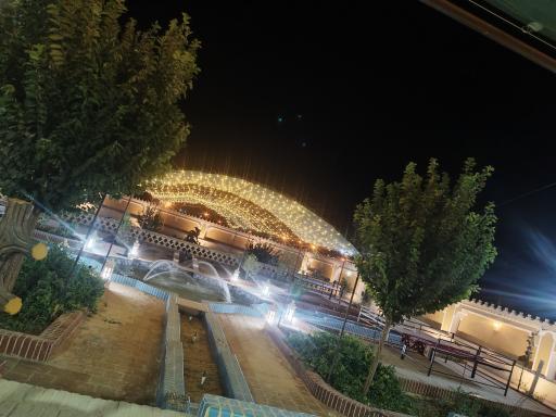 عکس عمارت شب نشین