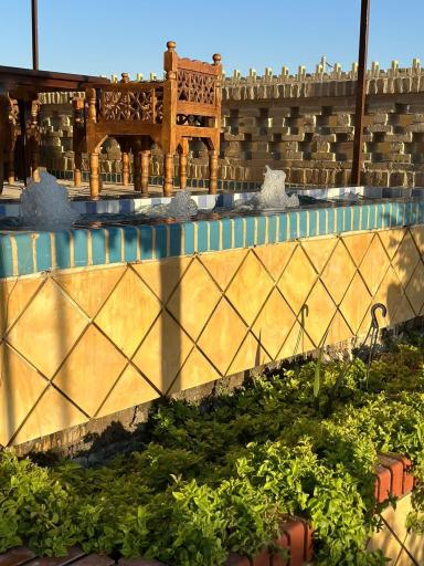 عکس عمارت شب نشین