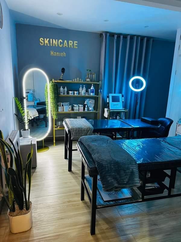 عکس مرکز تخصصی پاکسازی و فیشیال پوست هانیه