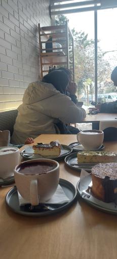 عکس کافه بیکری زال