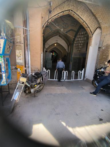 عکس ورودی بازار بزرگ کاشان 