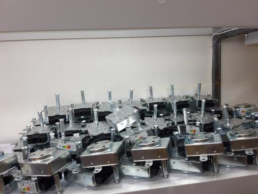 عکس تولید و پخش تجهیزات جوجه کشی پرطلا