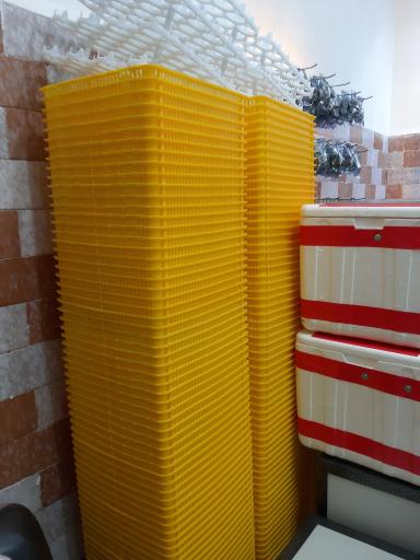 عکس تولید و پخش تجهیزات جوجه کشی پرطلا