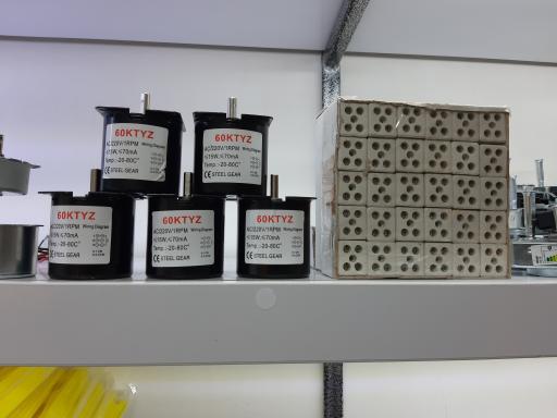 عکس تولید و پخش تجهیزات جوجه کشی پرطلا