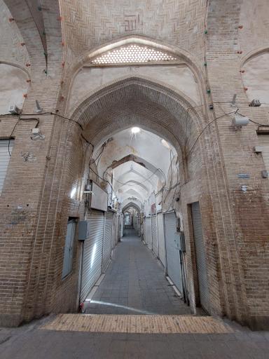 عکس ورودی بازار بزرگ کاشان 