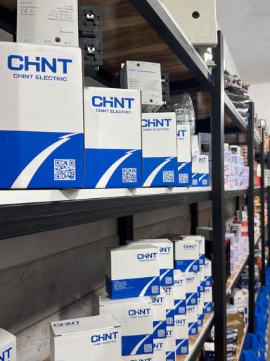 عکس تجهیزات برق صنعتی و پمپ و شناور مرادی