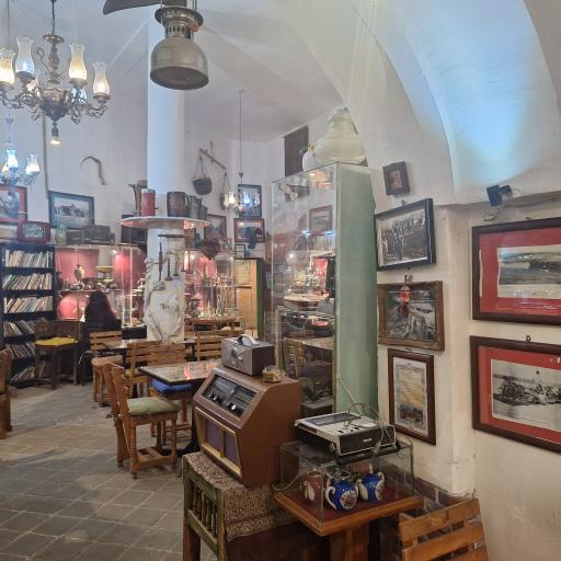 عکس کافه موزه تارمه