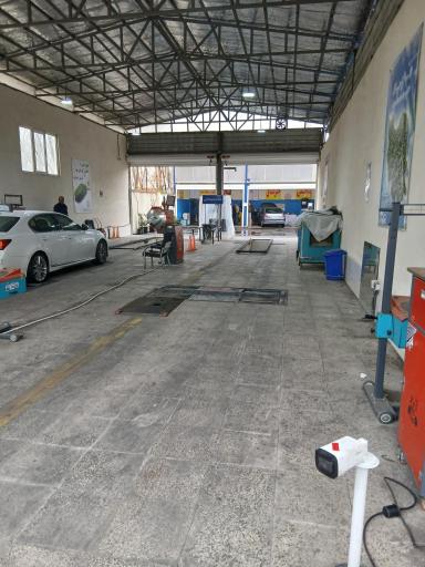 عکس مرکز معاینه فنی خودروهای سبک حکیم