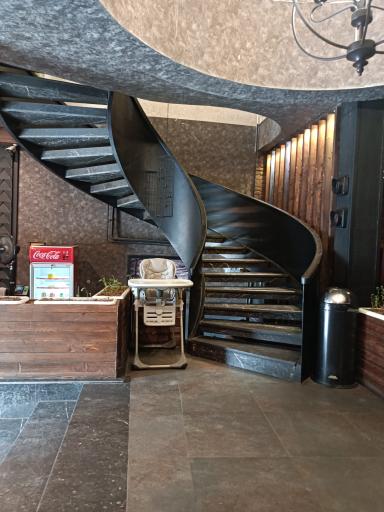 عکس رستوران مادربزرگ