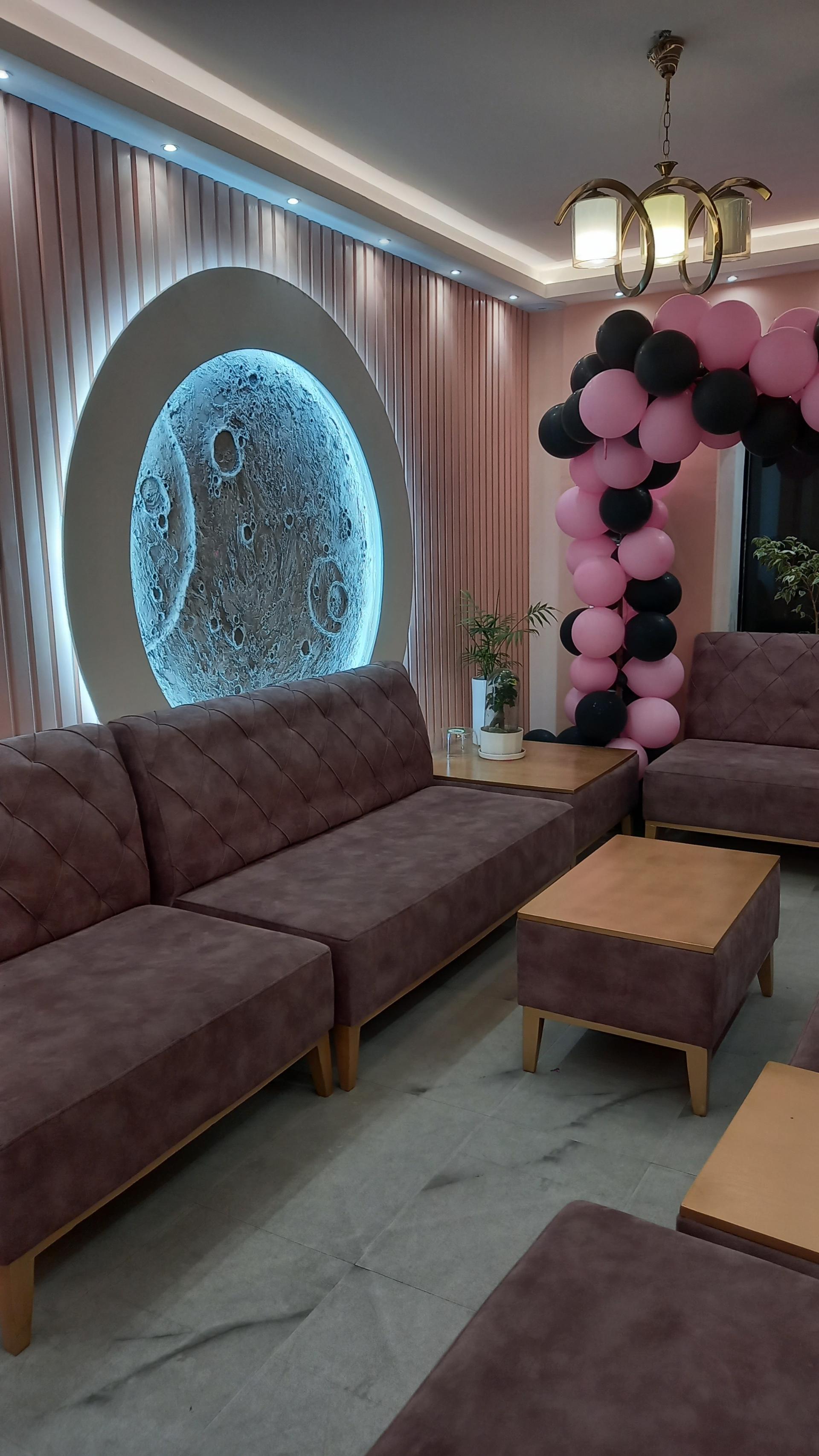 عکس کافه صورتی