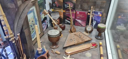 عکس سنتور سرا و گالری هنری و موسیقی آستان جانان