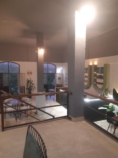 عکس کافه لئون