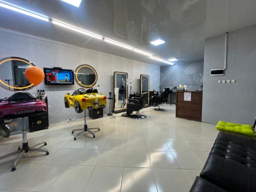 عکس پیرایش کودک باربرفان