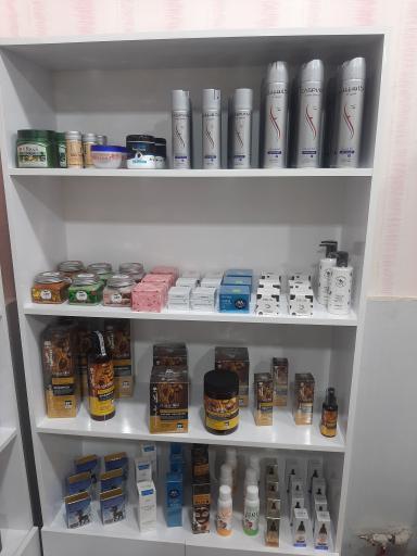 عکس لوازم آرایشی بلوندی شاپ