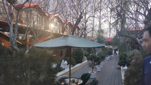 عکس باغ رستوران بهشاد