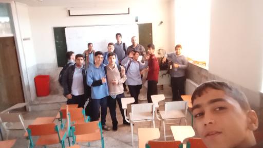 دبیرستان شهید محمد منتظری