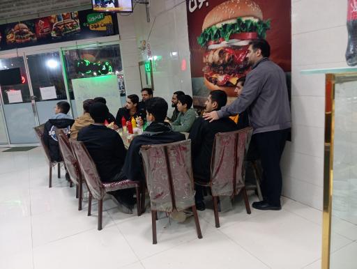 عکس فست فود آقا جون