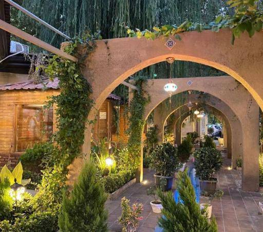 عکس باغ رستوران بهشاد