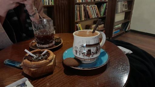 عکس کافه کتاب پرنده آبی