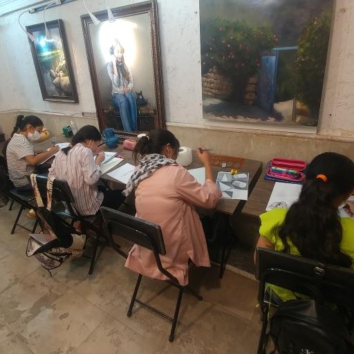 عکس آموزشگاه نقاشی مهران