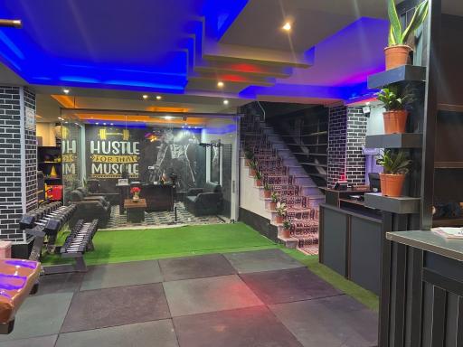 عکس باشگاه بدنسازی پیکر تراشان