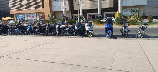 عکس پارکینگ موتور سیکلت مگامال