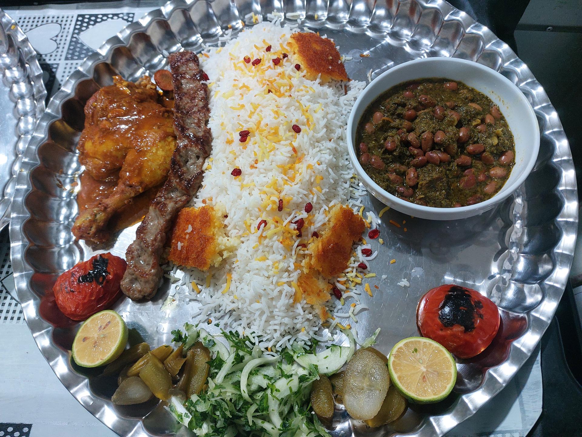 عکس رستوران و اکبرجوجه شاندیز