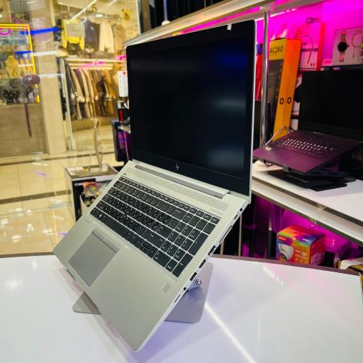 عکس فروشگاه دنیای کامپیوتر 