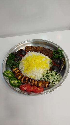 عکس تهیه غذای کدبانو