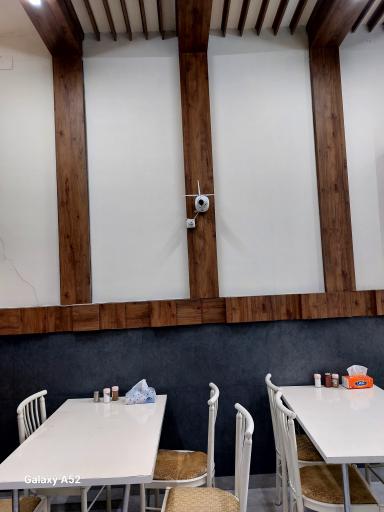 عکس رستوران حاج حسین سوری