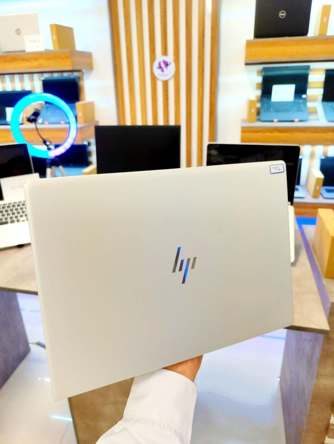 عکس کمپانی لپتاپ ون پلاس