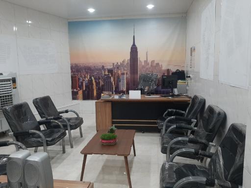 عکس مشاور املاک سرزمین