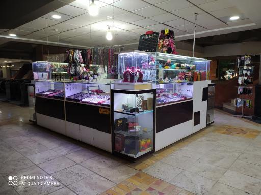 عکس فروشگاه زیورآلات زنانه و مردانه 