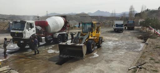 عکس کارواش و تعویض روغنی ماشین سنگین پاسداران