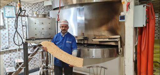 عکس نان سنگکی تمام اتوماتیک آیت اله بهاری(ره)