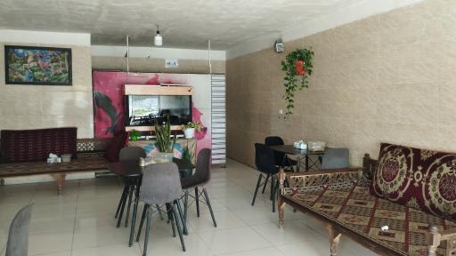 عکس رستوران زعفرونی